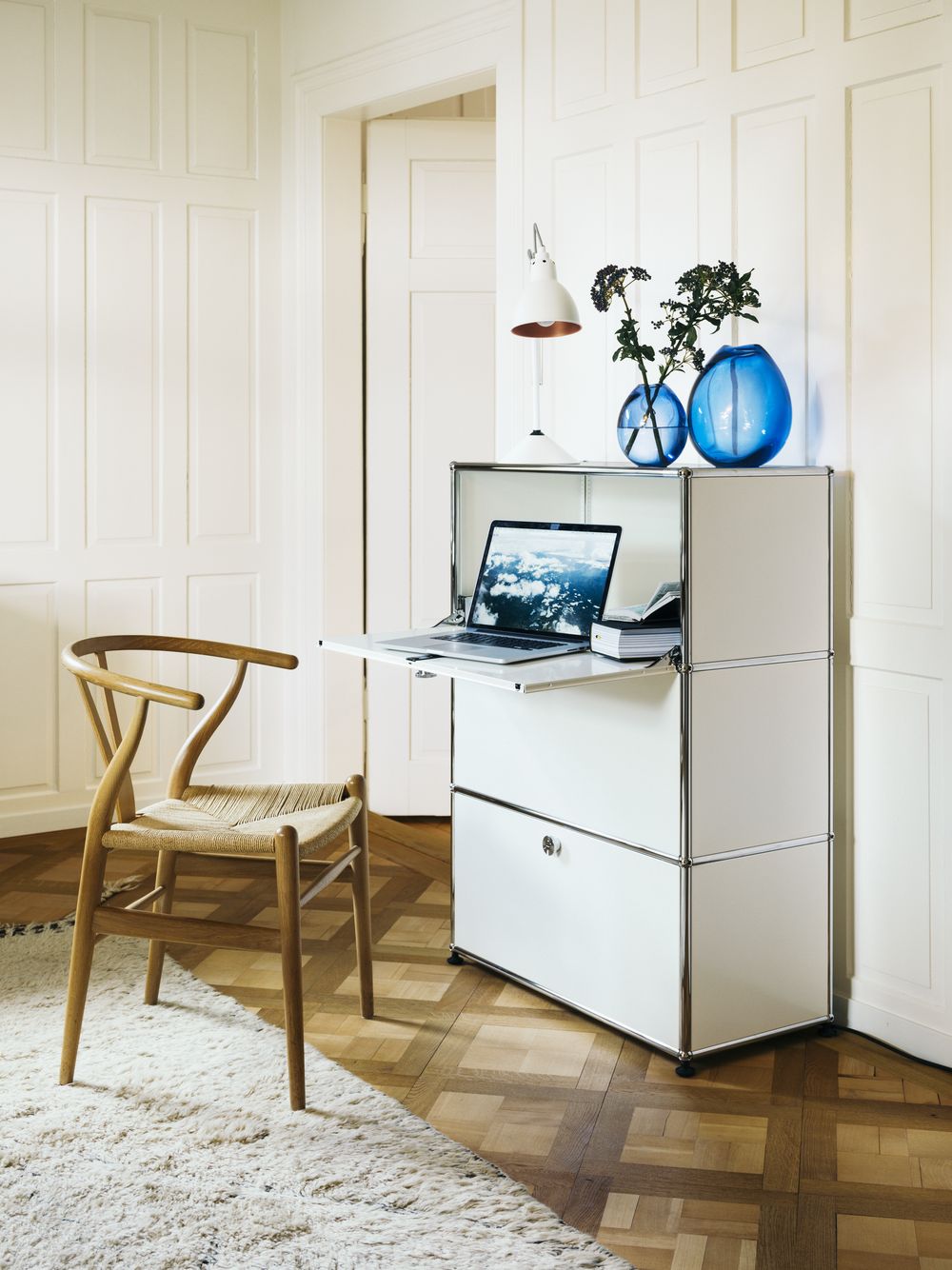 USM Sekretär/ Kommode mit 3 Klapptüren