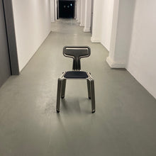 Lade das Bild in den Galerie-Viewer, Stuhl Pressed Chair von Moomann Limited Edition
