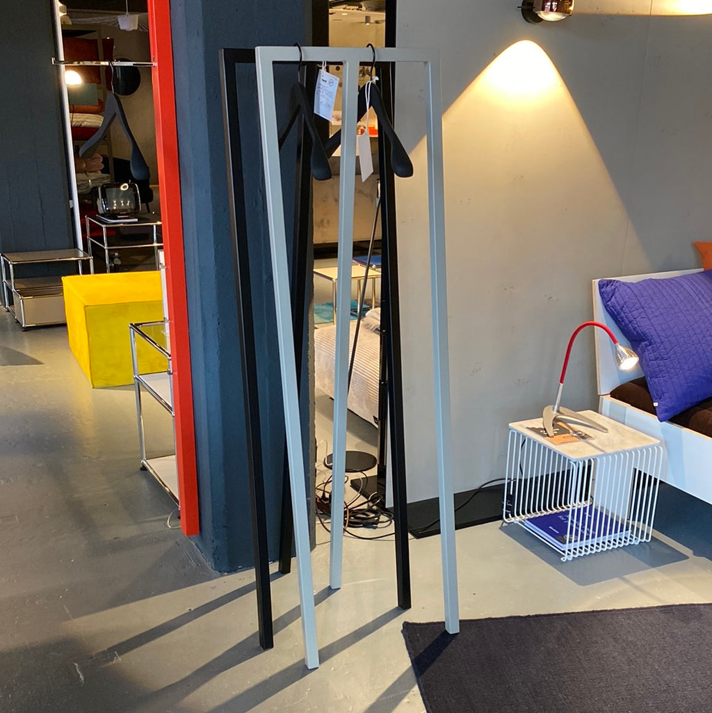 Hay Garderobe Loop Stand