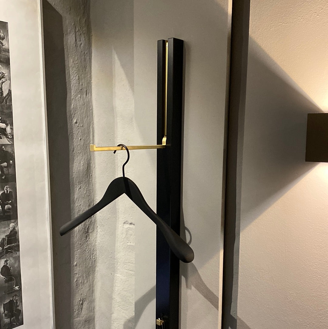 Wandgarderobe LINE von Schönbuch