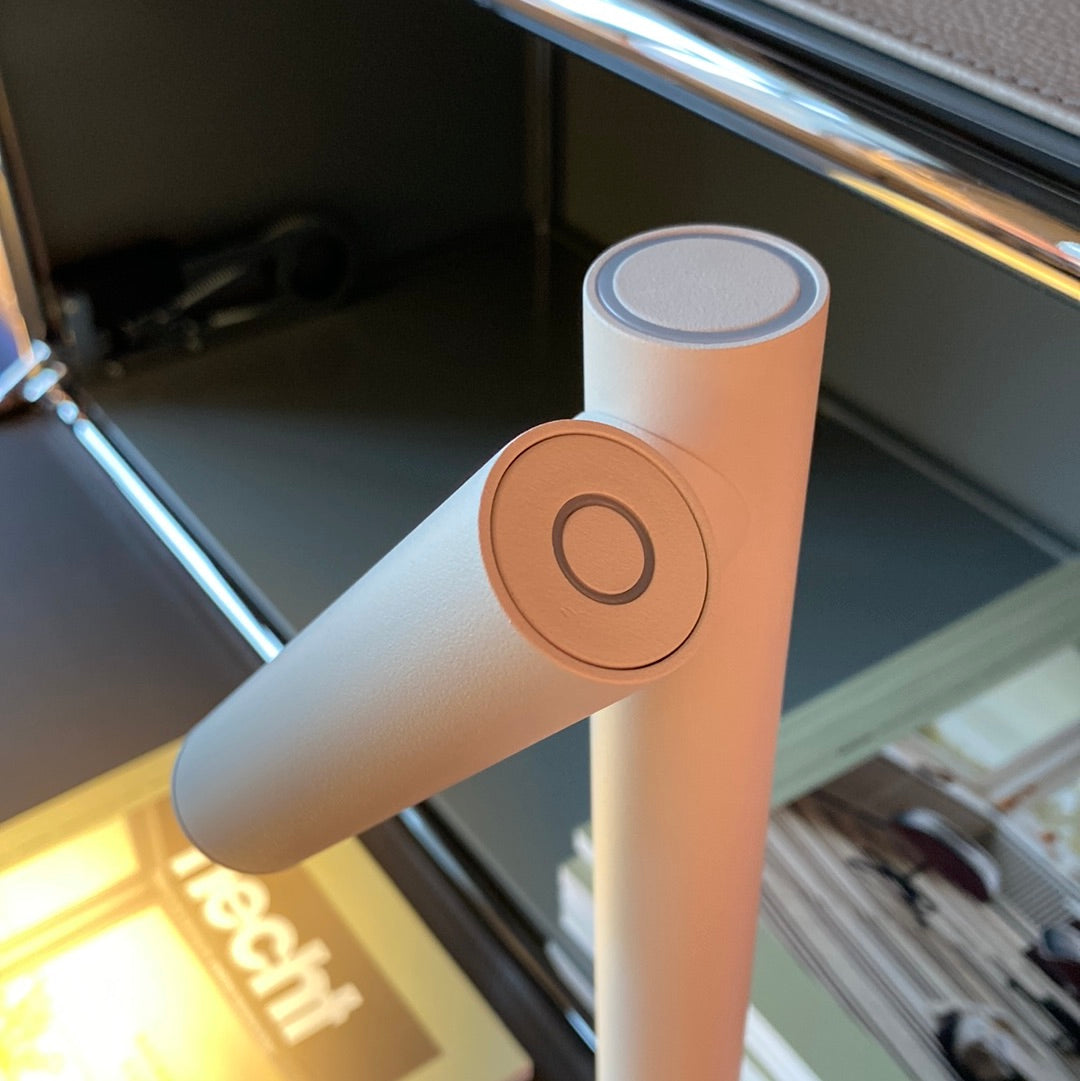 Tischleuchte Tubo mit Akku