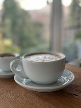 Lade das Bild in den Galerie-Viewer, Cappuccino / Latte Tasse dickwandig mit Untertasse
