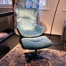 Lade das Bild in den Galerie-Viewer, Leya Wingback Chair mit Ottoman
