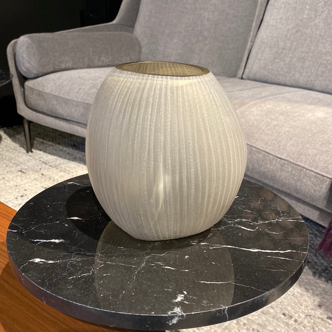 Guaxs Vase „Nagaa“ M - smokegrey Farbe – hecht design shop